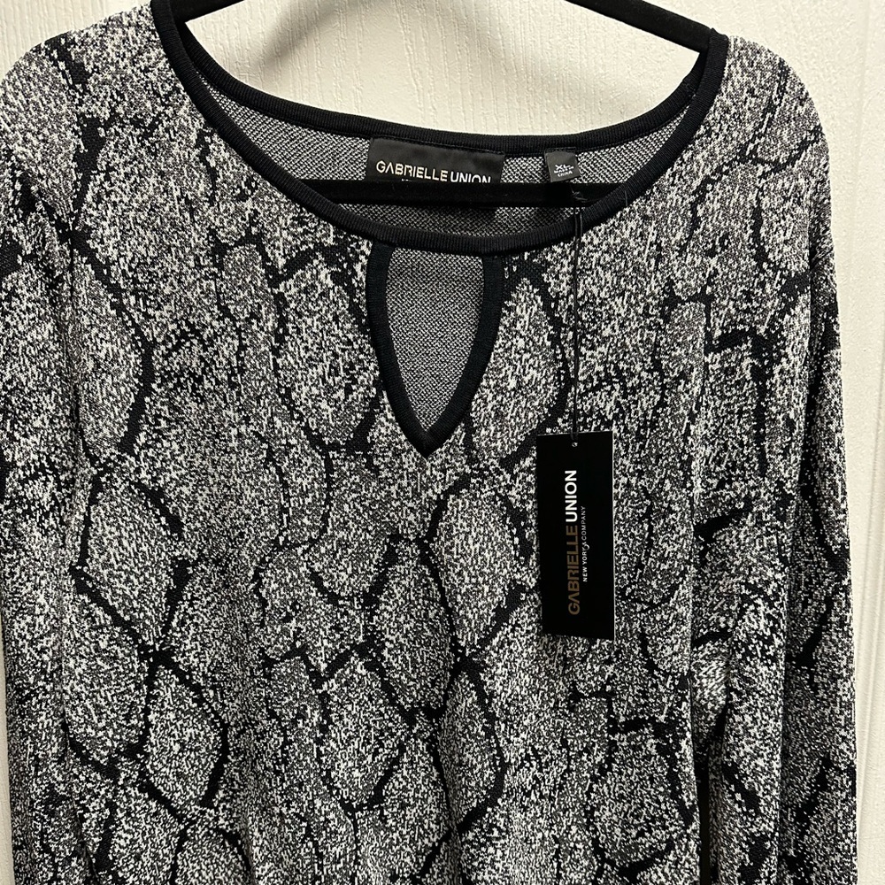 Gabrielle Union night top  long sleeve Size XL/ NWT A81